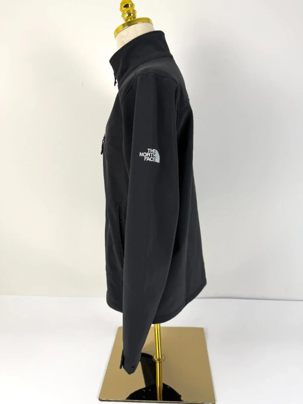 The North Face Men's Black Softshell Jacket M Regular Full Zip Zipped Pockets